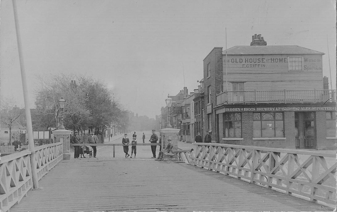 Queenborough High Street view east